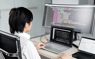 黔东南 ,php声明和调用变量的符号是什么？